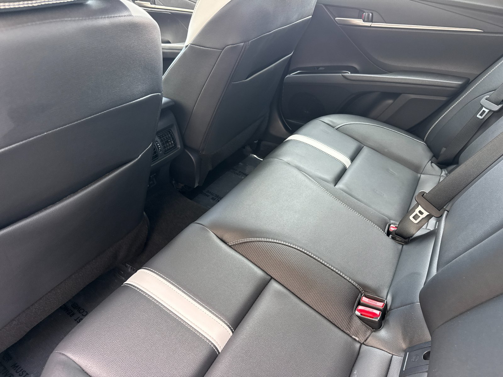 Used 2026 Toyota Camry Hybrid w/ Convenience Package FWD image 12