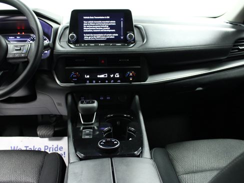 Used 2024 Nissan Rogue SV AWD/4WD image 18