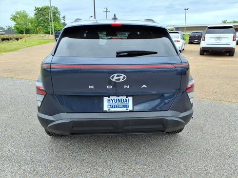 Used 2024 Hyundai Kona SEL w/ Convenience Package FWD image 4