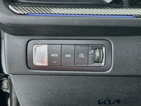 Used 2025 Chevrolet Traverse High Country AWD/4WD image 10