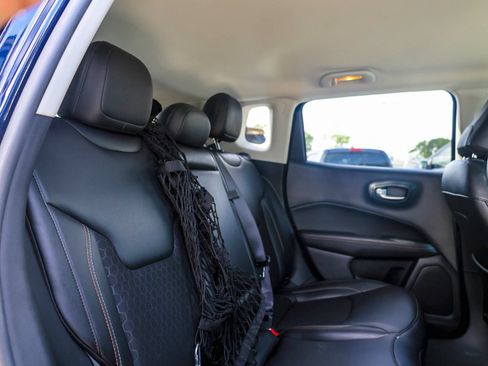 Used 2021 Jeep Compass Latitude w/ Convenience Group AWD/4WD image 7