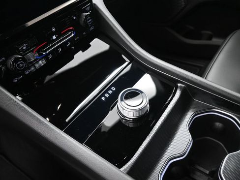 New 2025 Jeep Grand Cherokee L Limited w/ Black Appearance Package image 9