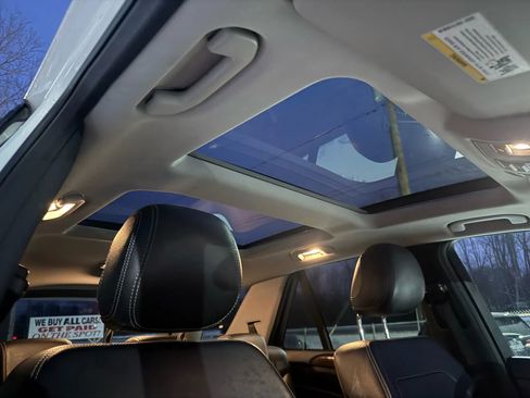 Used 2014 Mercedes-Benz ML 350 ML 350 4MATIC Sport Utility 4D image 9