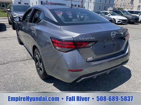 Used 2024 Nissan Sentra SV FWD image 9