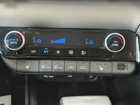 Used 2022 Hyundai Elantra SEL w/ Convenience Package FWD image 17