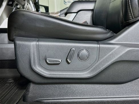 Used 2019 Ford F250 Lariat w/ Lariat Value Package image 22