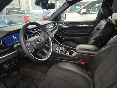 Used 2024 Jeep Grand Cherokee Trailhawk w/ Advanced Protech Group II AWD/4WD image 3
