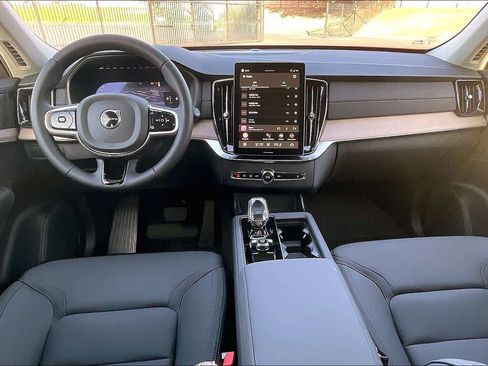 New 2026 Volvo XC90 B5 Plus image 7