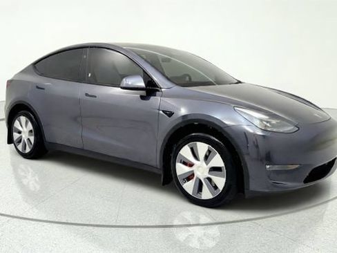 Used 2023 Tesla Model Y Long Range AWD/4WD image 1
