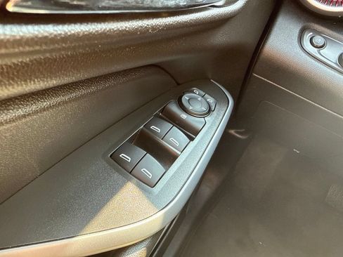 Used 2024 Chevrolet Trax RS FWD image 36