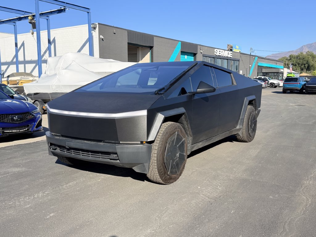 Used 2024 Tesla Cybertruck Cyberbeast AWD/4WD image 2