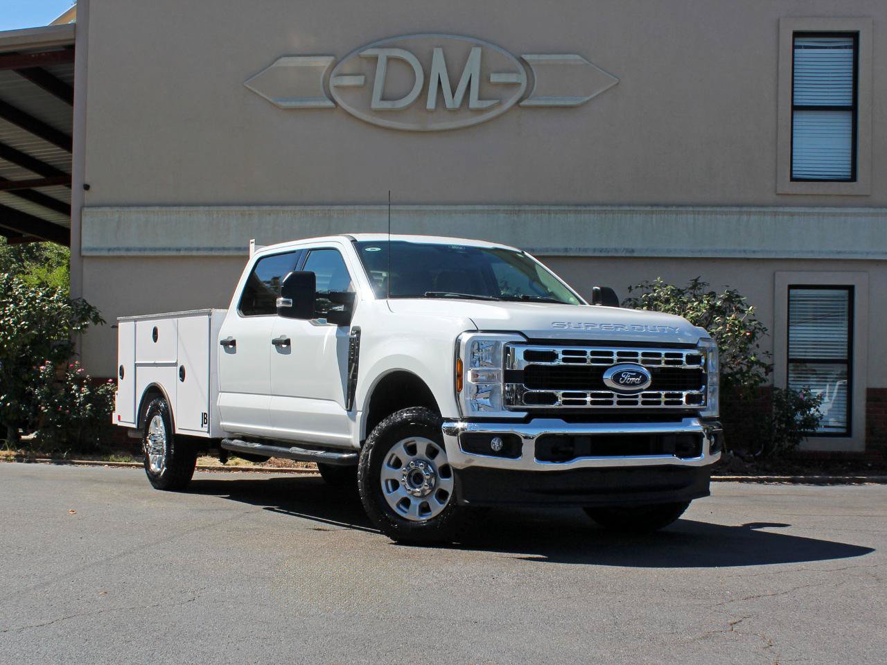 Used 2024 Ford F350 XLT w/ FX4 Off-Road Package AWD/4WD image 3