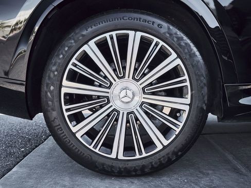 Used 2024 Mercedes-Benz Maybach GLS 600 4MATIC image 20