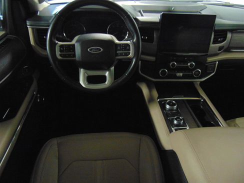 Used 2024 Ford Expedition Max Limited image 12