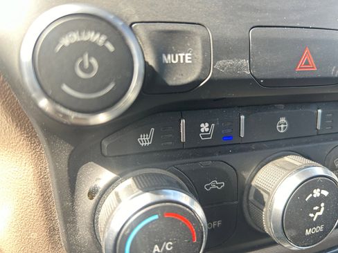 Used 2022 RAM 1500 Laramie image 23