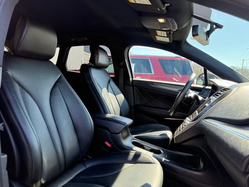 Used 2017 Lincoln MKC Premiere image 25