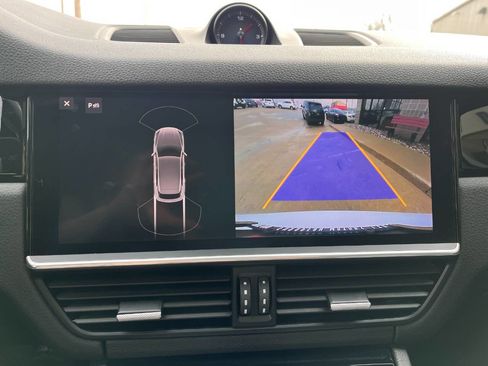 Used 2020 Porsche Cayenne image 13