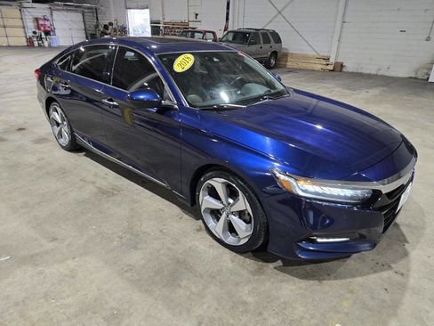Used 2018 Honda Accord Touring image 19
