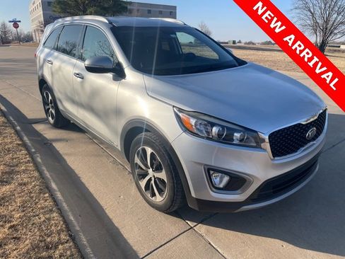 Used 2016 Kia Sorento EX image 1