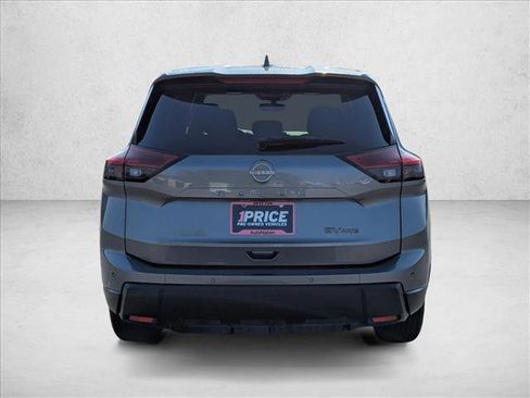 Used 2024 Nissan Rogue SV AWD/4WD image 6