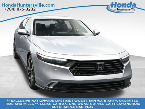 Used 2025 Honda Accord Touring image 1