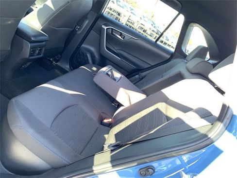 Used 2023 Toyota RAV4 SE image 10