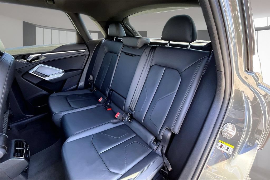 Used 2022 Audi Q3 2.0T Premium w/ Convenience Package AWD/4WD image 20