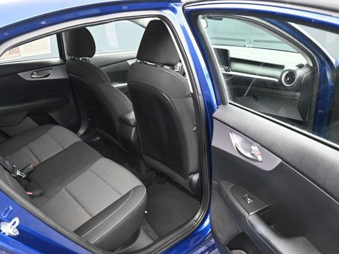 Used 2022 Kia Forte LXS FWD image 12