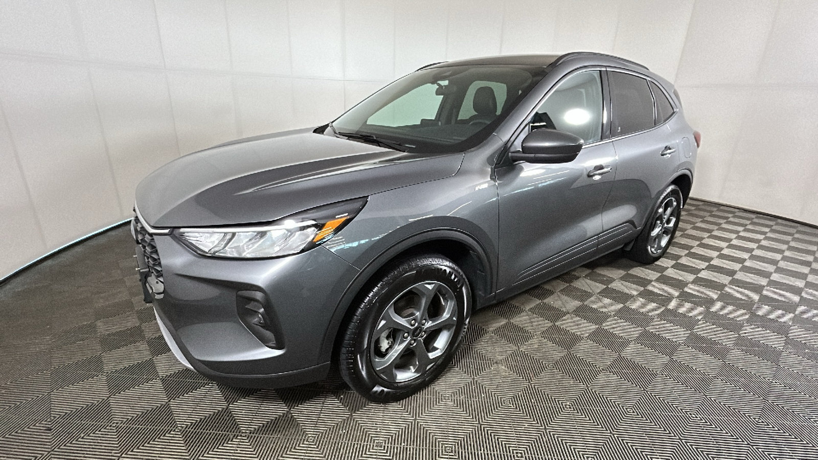 Used 2025 Ford Escape ST-Line Select AWD/4WD image 7