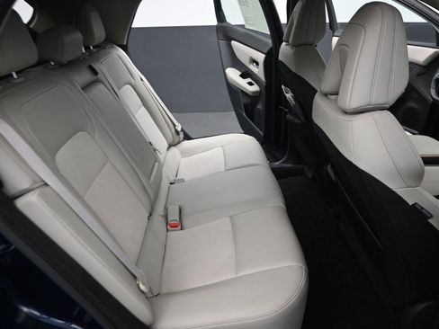 Used 2023 Nissan Ariya FWD image 28