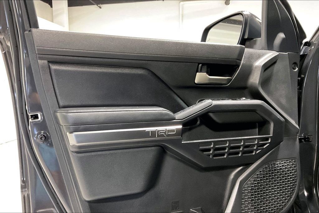 Used 2025 Toyota Tacoma TRD Sport RWD image 21