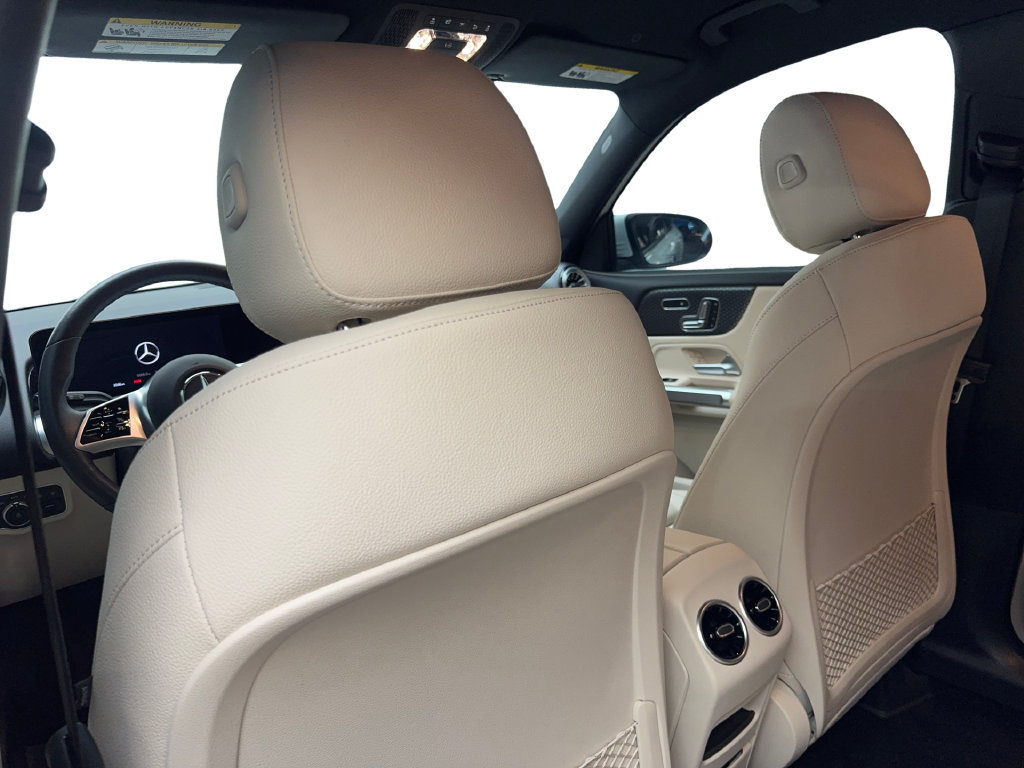 Used 2025 Mercedes-Benz GLB 250 w/ Exclusive Package image 35