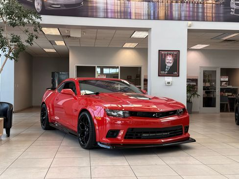 Used 2015 Chevrolet Camaro Z/28 RWD image 1