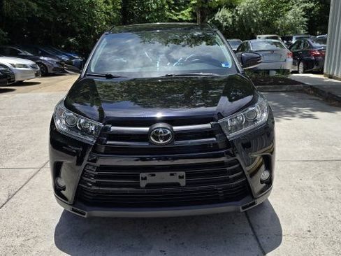 Used 2017 Toyota Highlander SE AWD/4WD image 8
