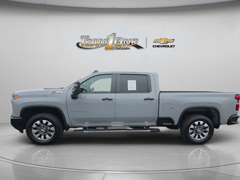 Used 2025 Chevrolet Silverado 2500 Custom w/ Custom Value Package AWD/4WD image 5