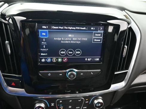 Used 2020 Chevrolet Traverse LT FWD image 24