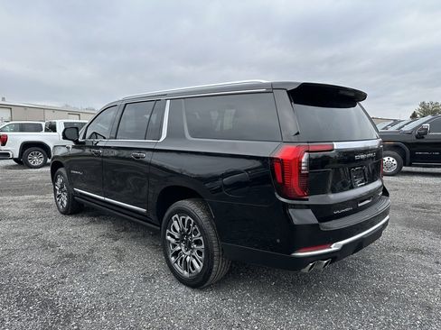 Used 2025 GMC Yukon XL Denali w/ Sun & Power Step Package image 8