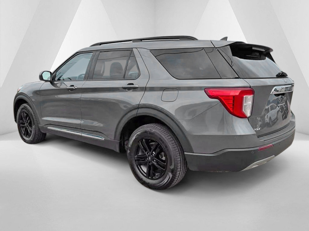 Used 2024 Ford Explorer XLT AWD/4WD image 5