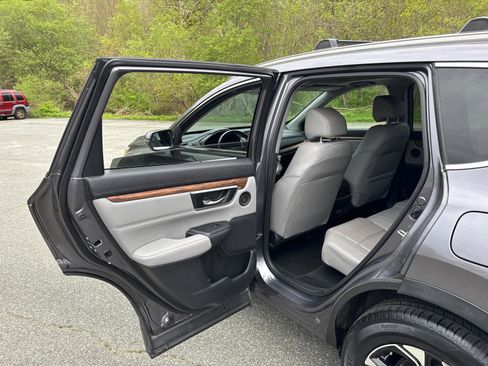 Used 2018 Honda CR-V Touring image 28