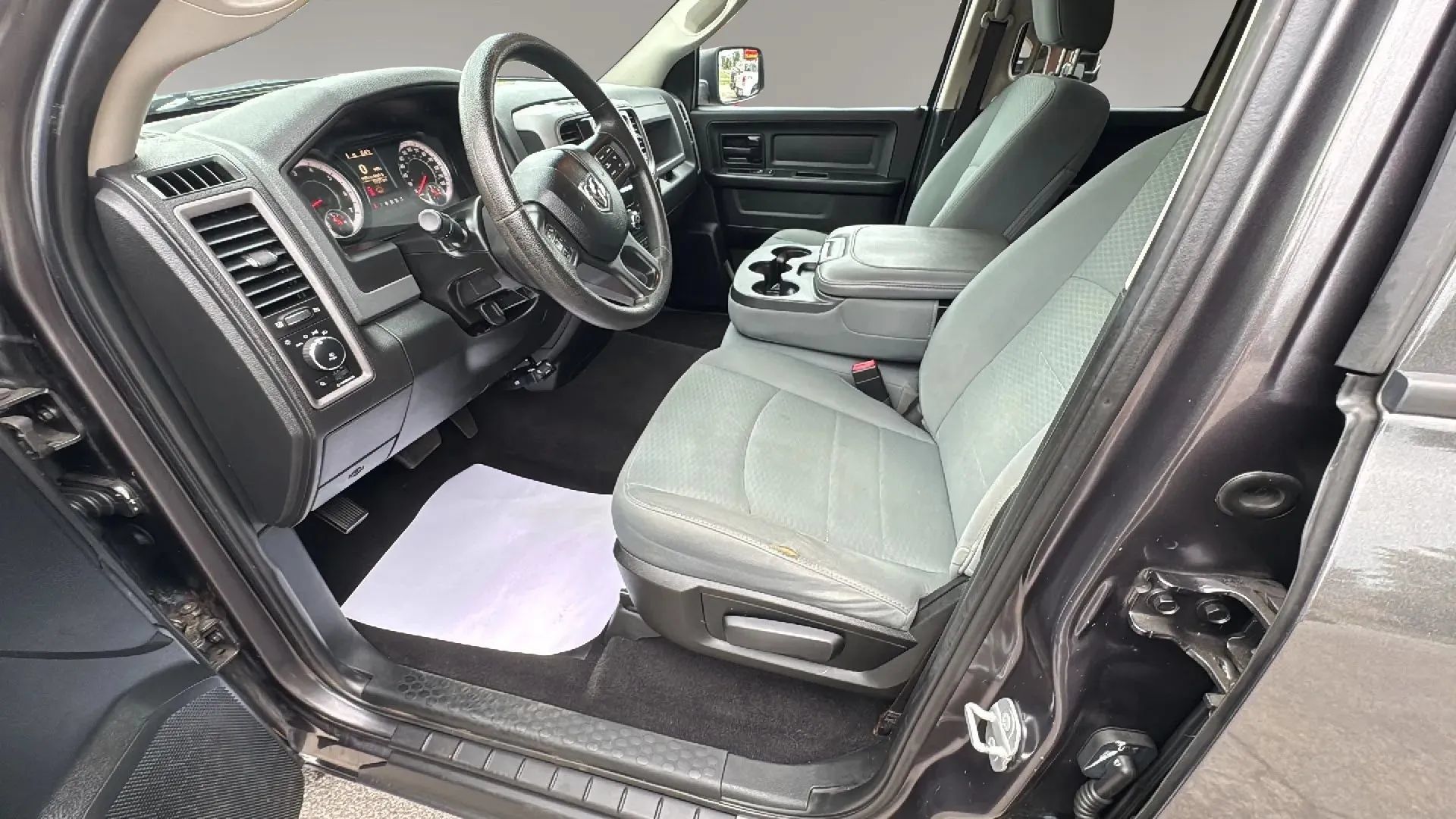 Used 2017 RAM 1500 Express w/ Express Value Package AWD/4WD image 2