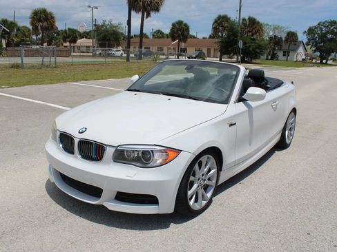 Used 2013 BMW 135i Convertible RWD image 21