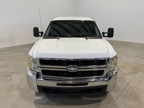 Used 2010 Chevrolet Silverado 2500 LT AWD/4WD image 4