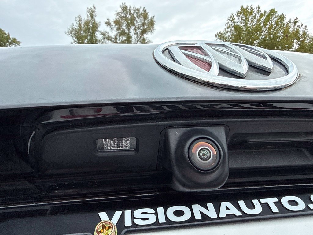 Used 2023 Buick Envision Essence w/ Technology Package I AWD/4WD image 17