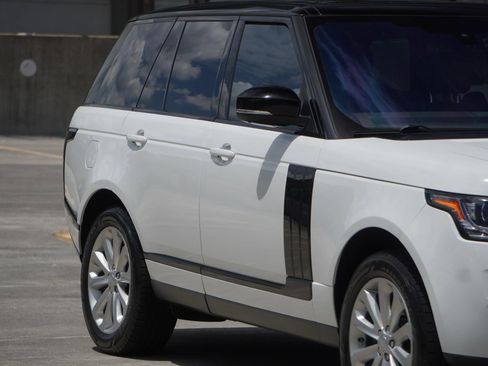 Used 2016 Land Rover Range Rover HSE image 26
