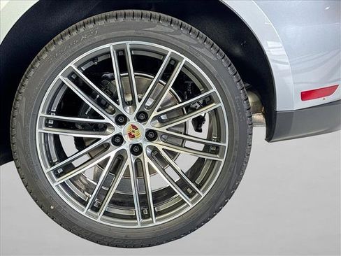 Certified 2026 Porsche Macan Turbo AWD/4WD image 24