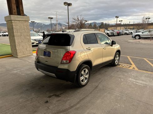 Used 2016 Chevrolet Trax LT w/ LT Convenience Package image 4
