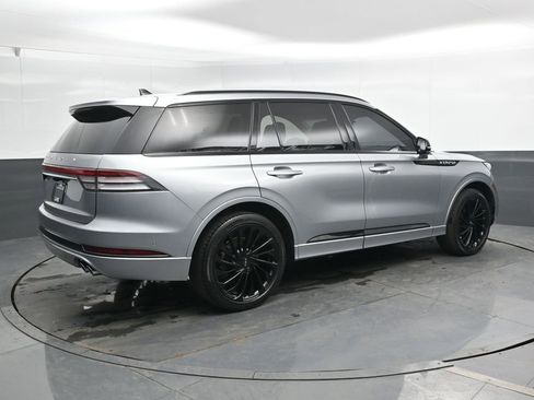 Used 2023 Lincoln Aviator Reserve w/ Equipment Group 201A AWD/4WD image 2