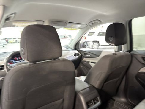 Used 2018 Chevrolet Equinox LT FWD image 8
