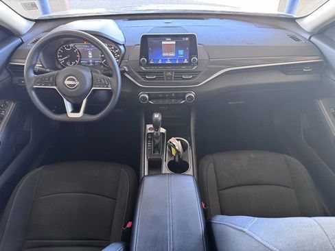 Used 2024 Nissan Altima 2.5 SV image 13