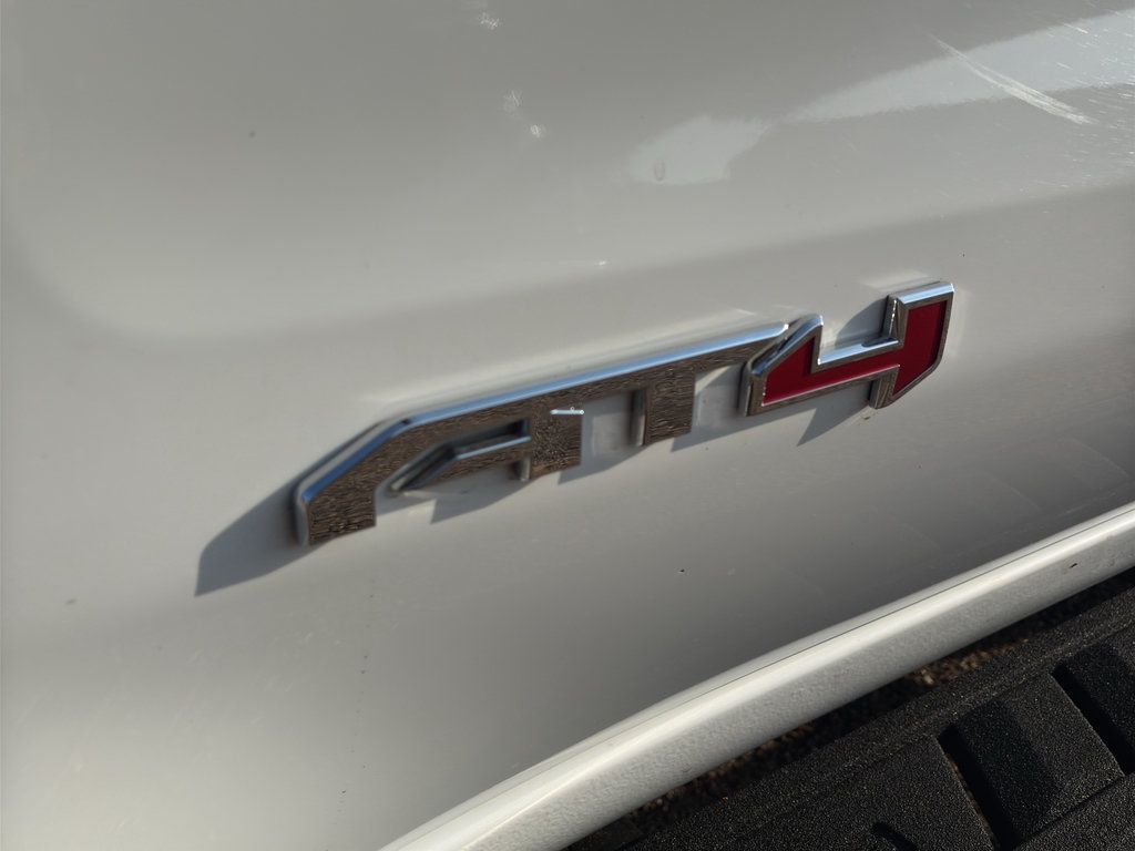 Used 2022 GMC Sierra 1500 AT4 w/ AT4 Premium Package AWD/4WD image 31